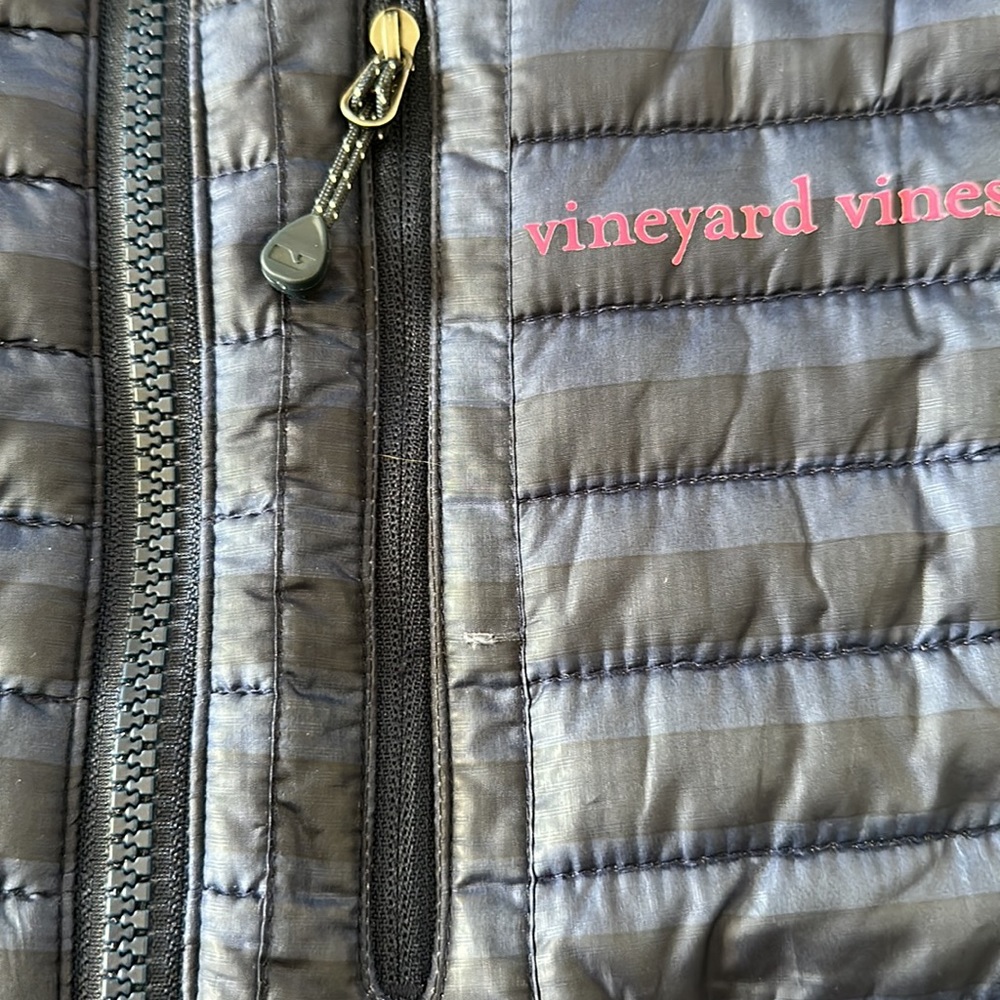 Vineyard Vines Performance Puffer Vest - Picture 4 of 5